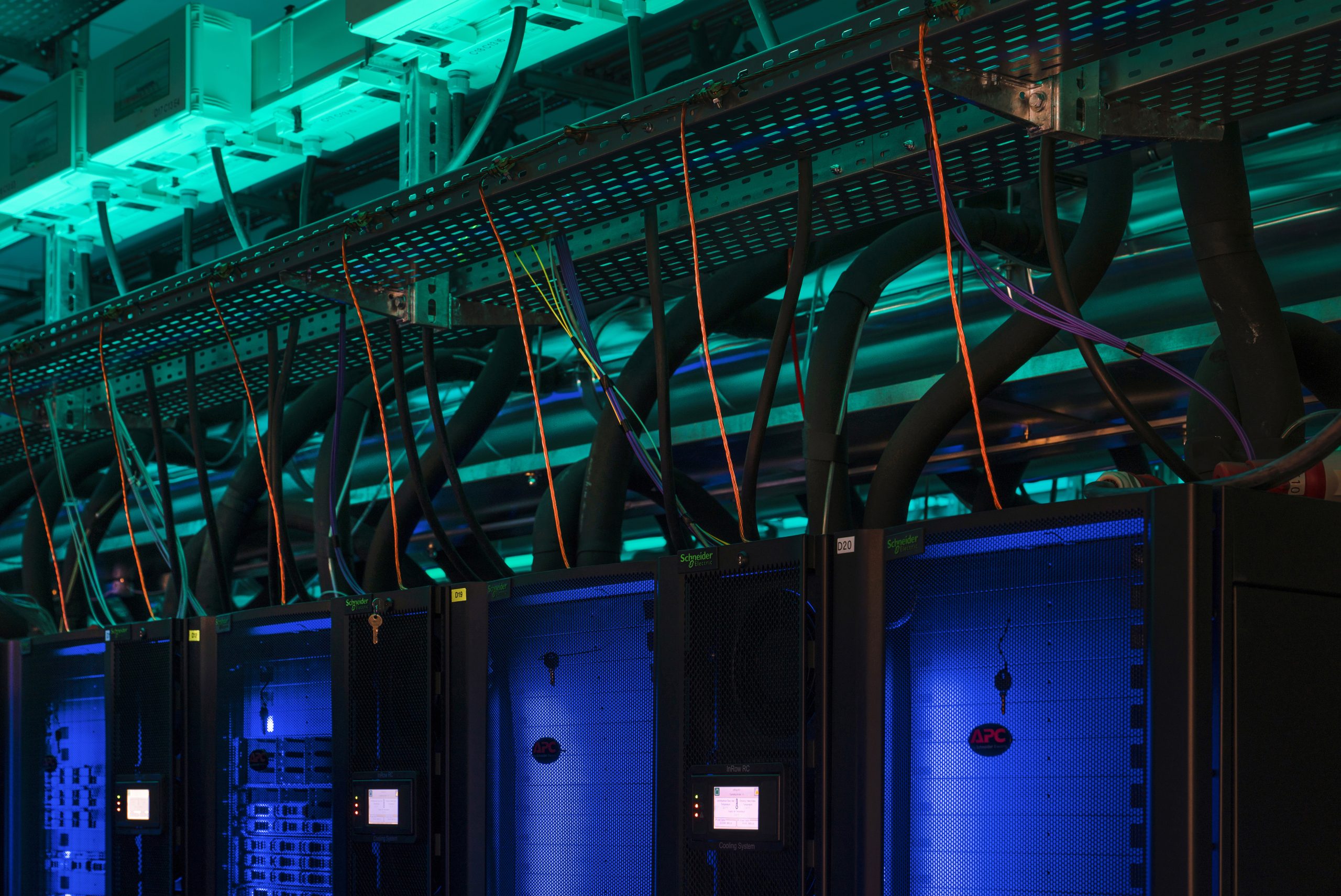 7. CCIN2P3_Les cables oranges_©MichelDjaoui